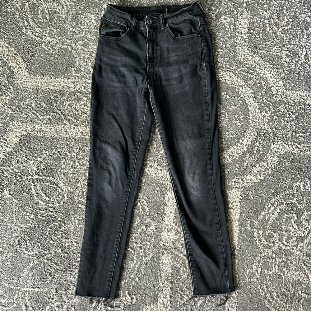 RISEN jeans black skinny. Style # RDP1002